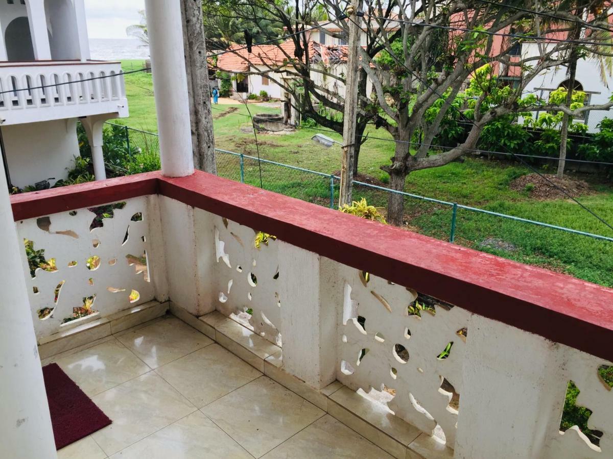 White House Apartment Negombo Bagian luar foto