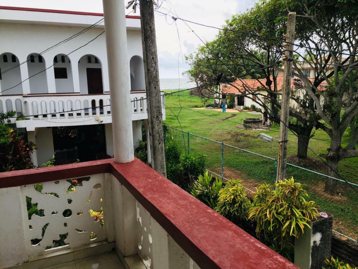 White House Apartment Negombo Bagian luar foto