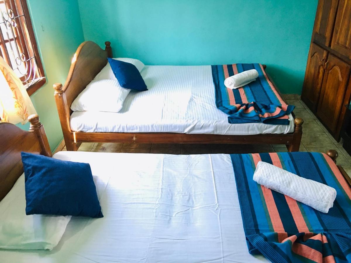 White House Apartment Negombo Bagian luar foto